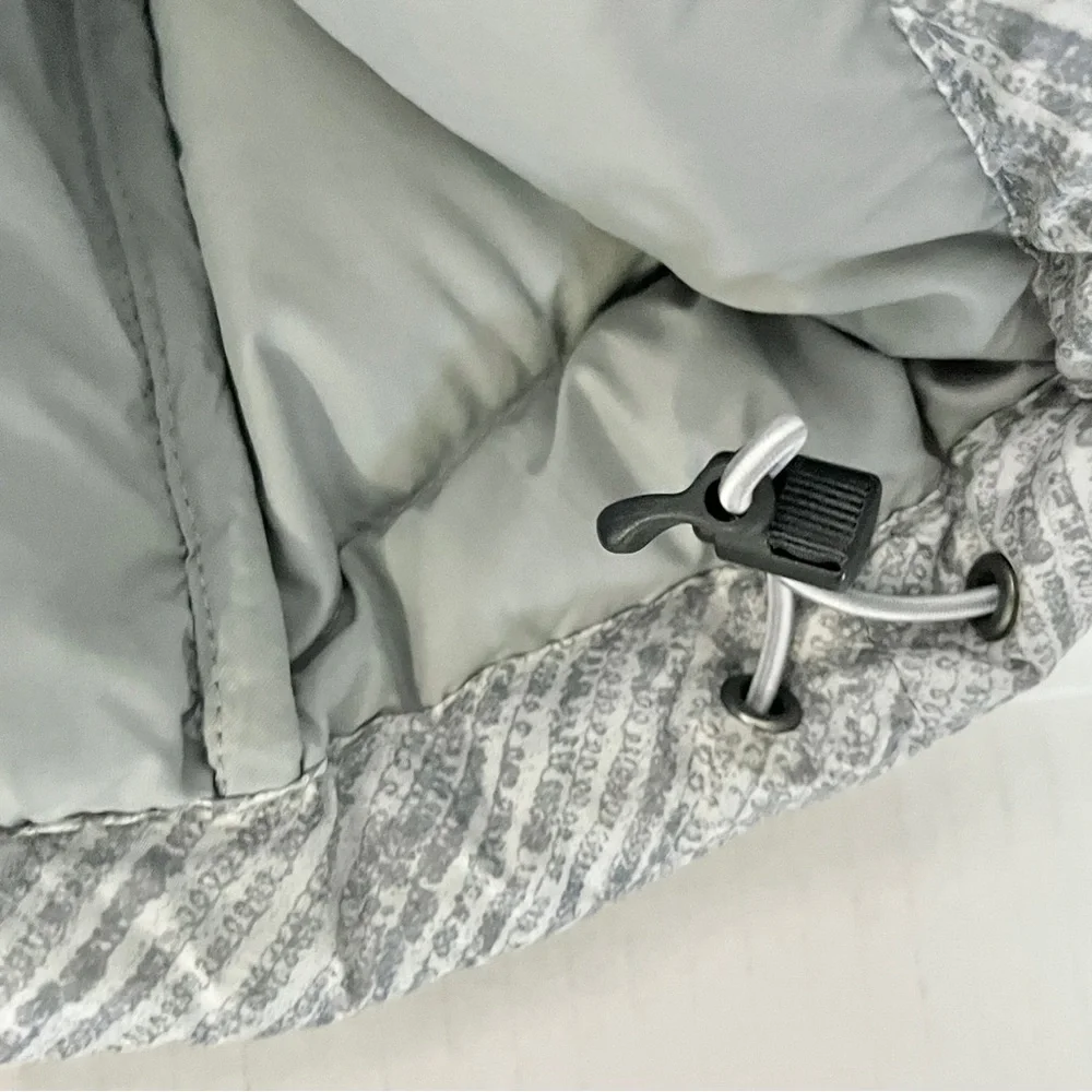 Mountain Hardware Down Vest - Picture 7 of 12